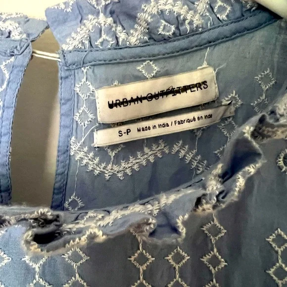 Urban Outfitters blouse size small - Picture 3 of 3